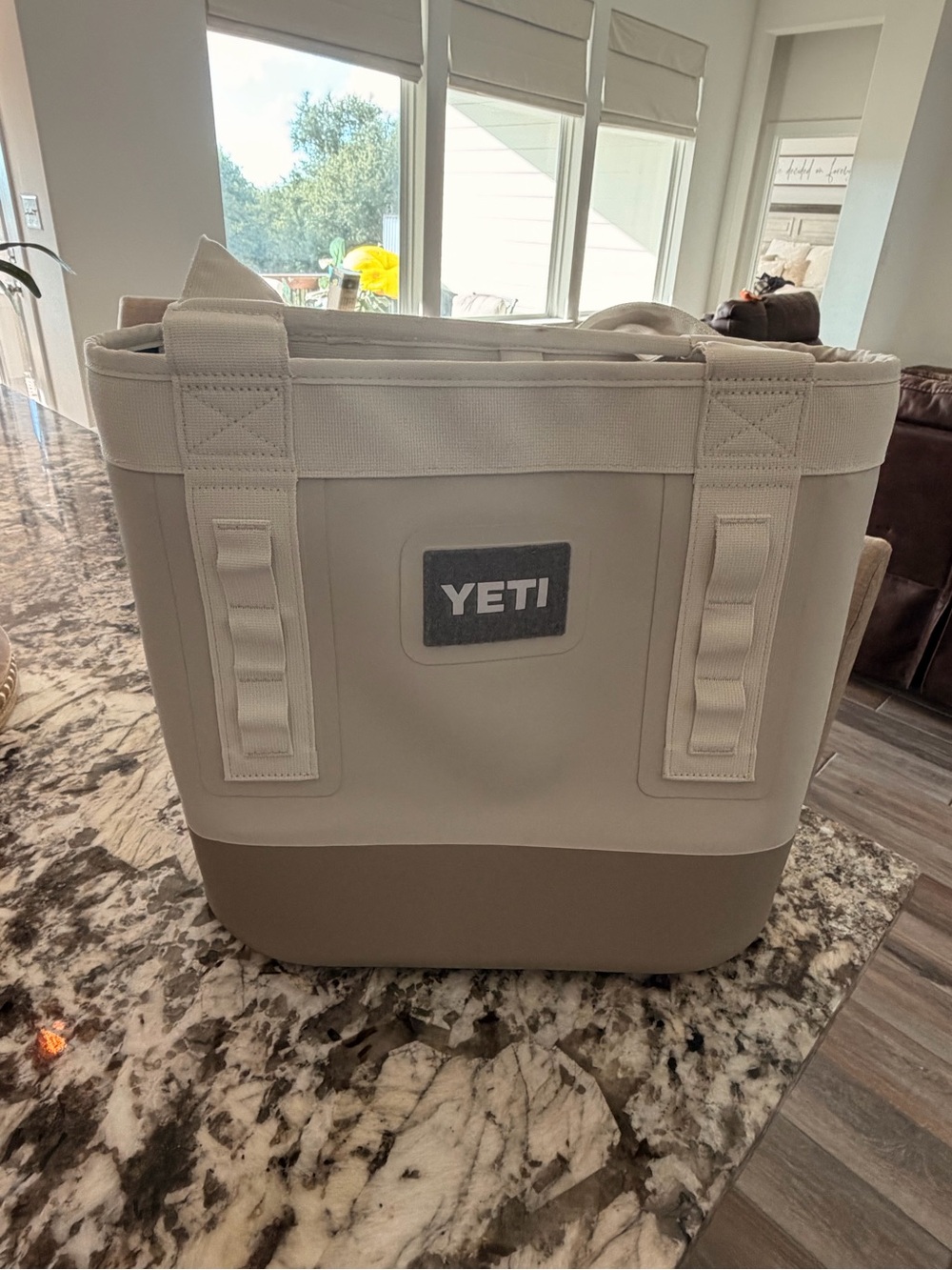 Yeti Camino 20 tote Bag in tan - Picture 2 of 5